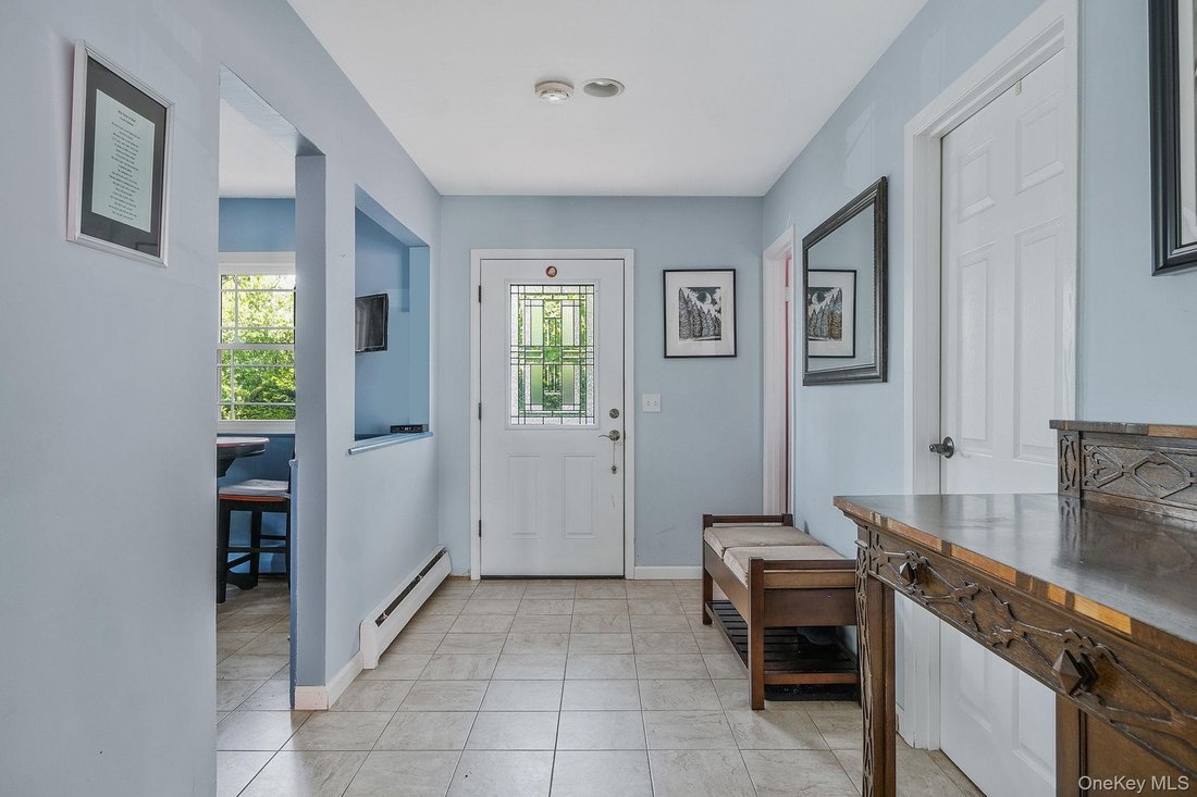 House in Kings Park, New York, United States 4 - 17993364