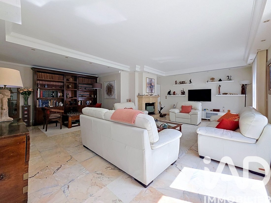 House in La Queue-en-Brie, Ile-de-France, France 2 - 18065379