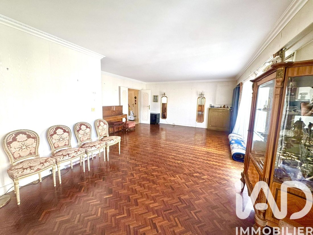 Apartment in Montreuil, Versailles, France 3 - 17903545