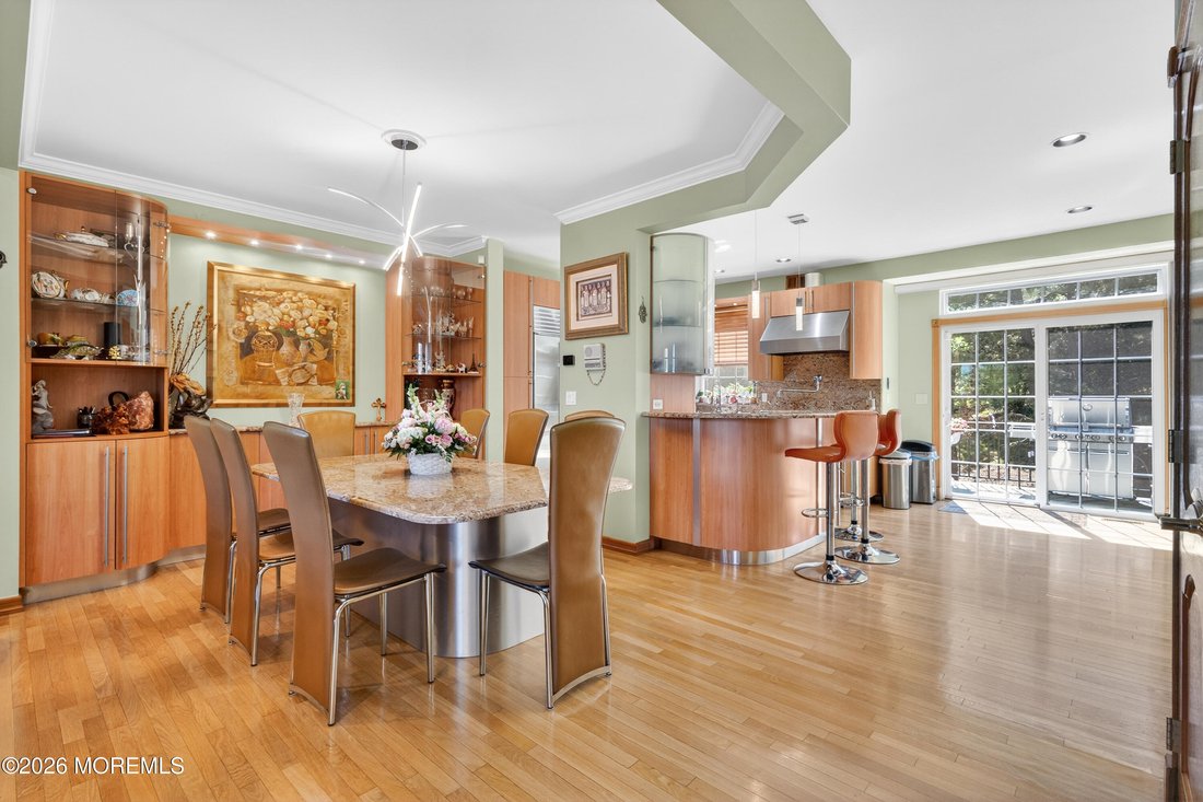 Condo in Marlboro Township, New Jersey, United States 5 - 17945492