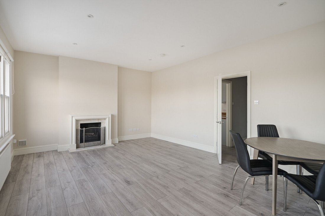 Apartment in Castelnau, Richmond Upon Thames, England 5 - 18061091