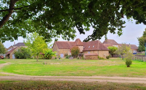 Villa in Nord, Saint-Yrieix-la-Perche, France 1