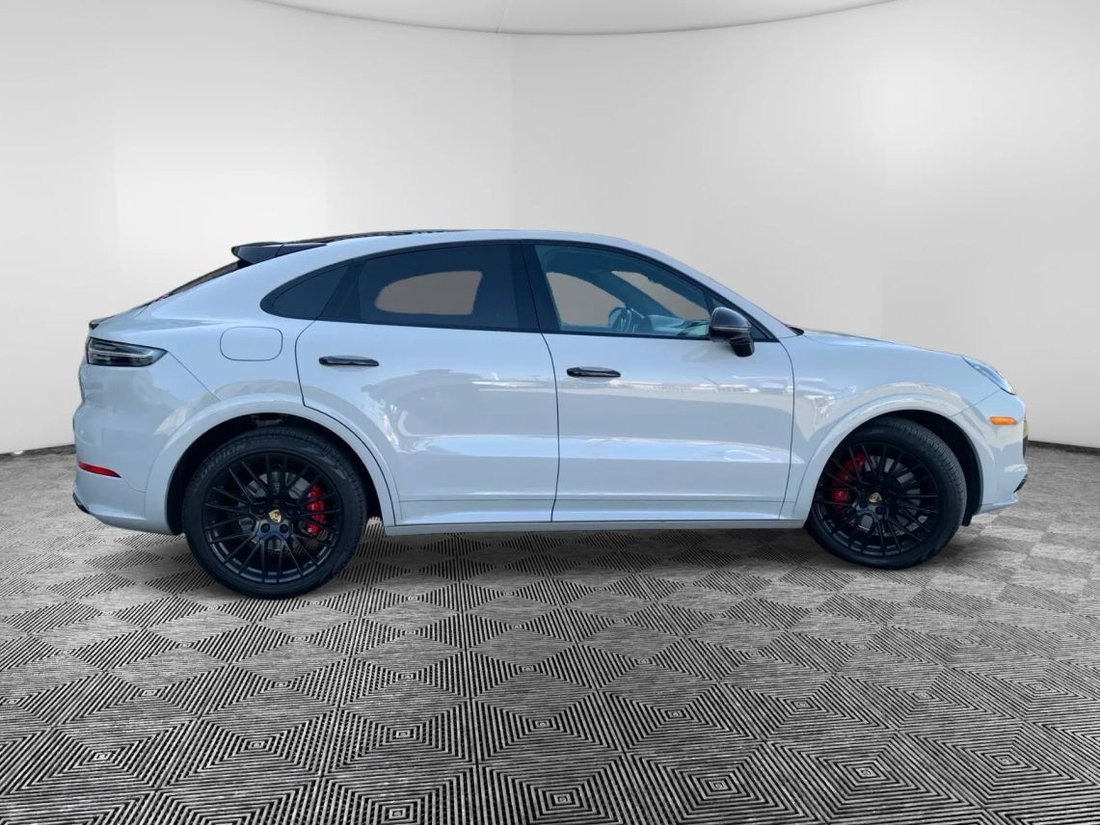 Suv in San Gabriel, CA, United States 5 - 18061902