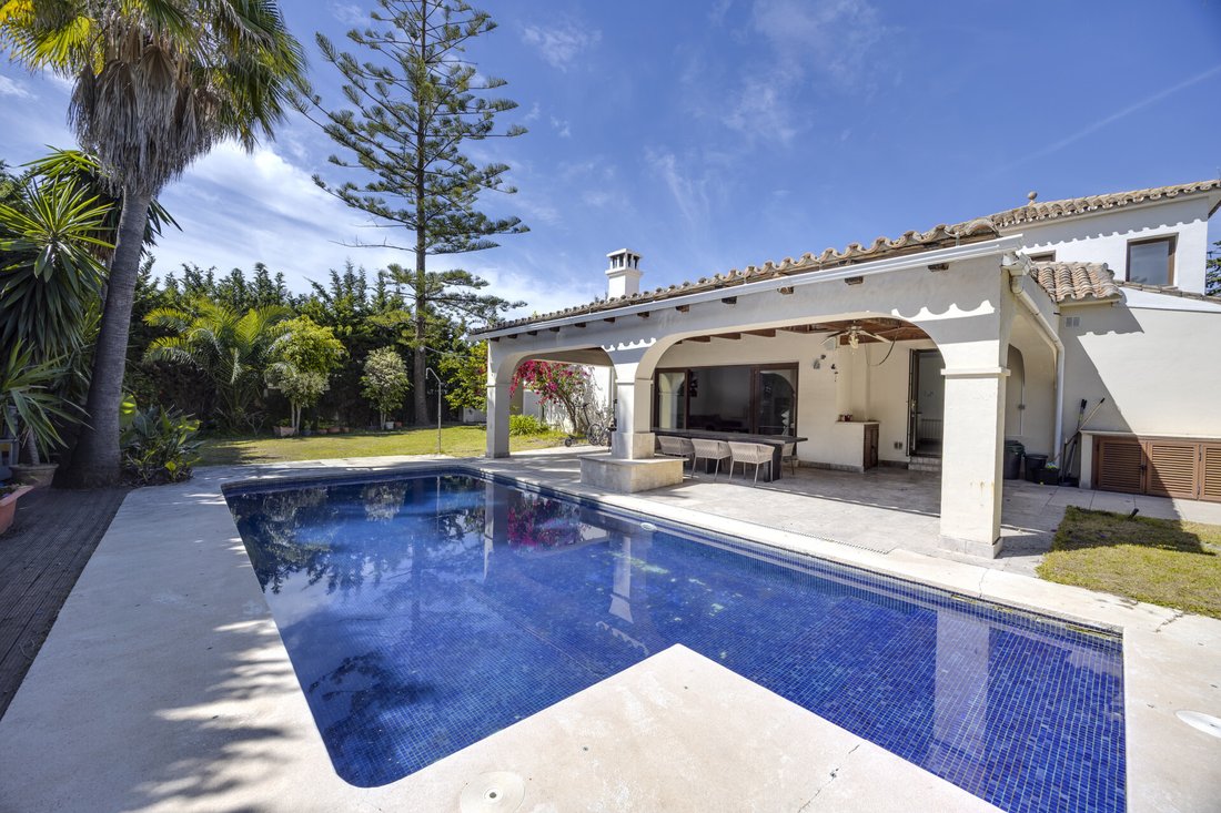 Villa in Bel-Air, Estepona, Andalusia 1 - 18063212