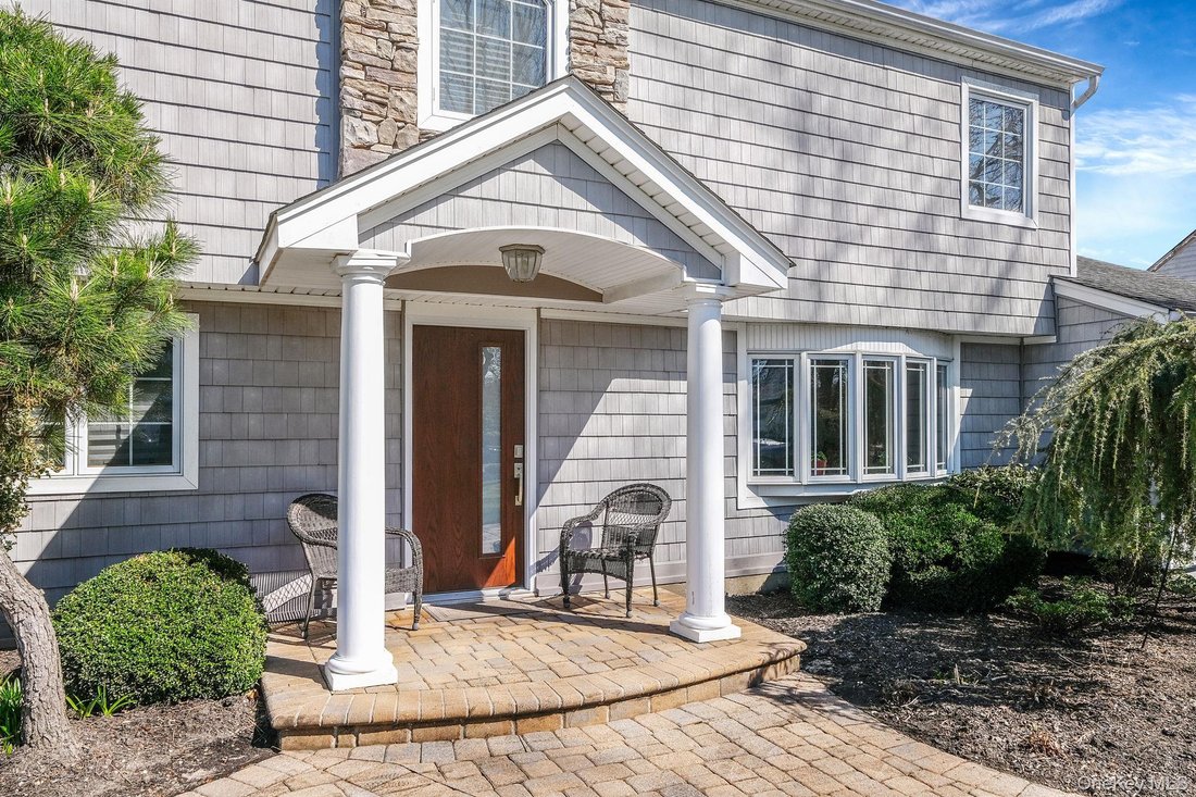 House in Smithtown, New York, United States 4 - 17646657