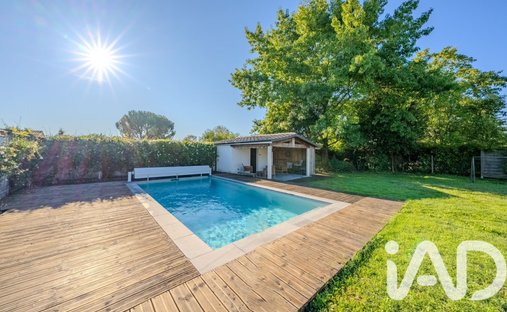 House in Sabaeges, Ambares-et-Lagrave, France 1