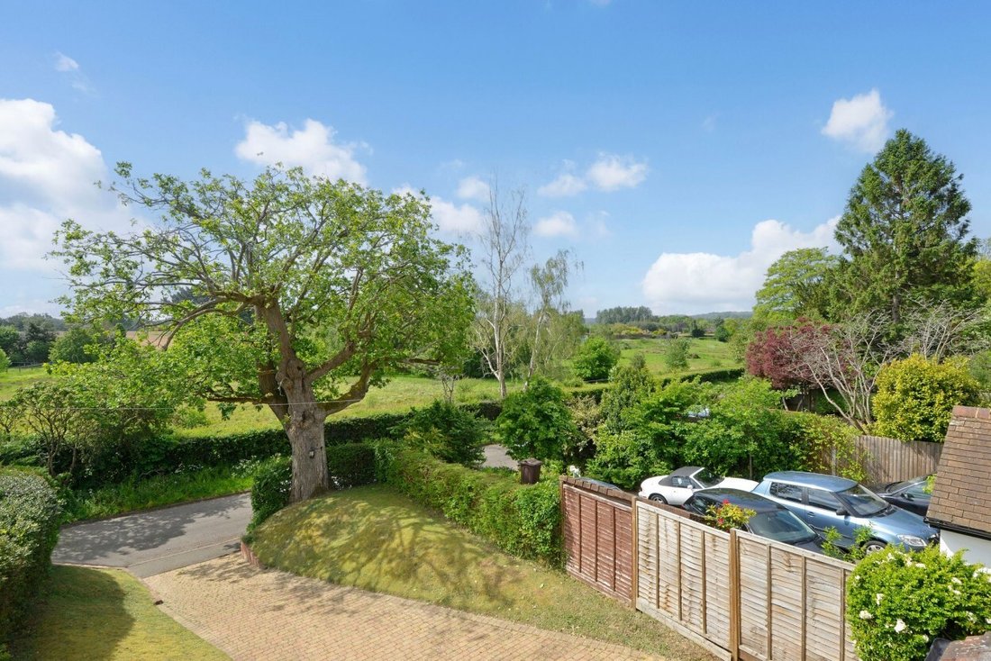 House in Shamley Green, Wonersh, England 3 - 18062862