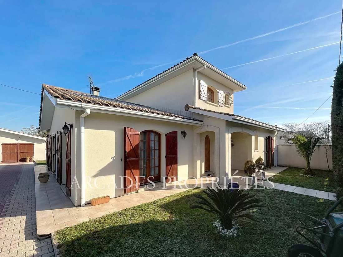 House in Birambits, Begles, France 2 - 18061324