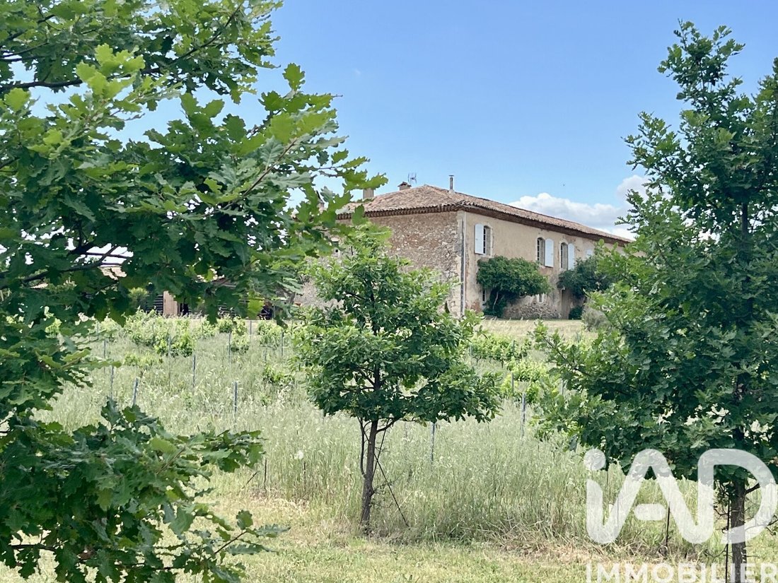 House in Saint-Julien, Provence-Alpes-Côte d'Azur, France 1 - 17919021