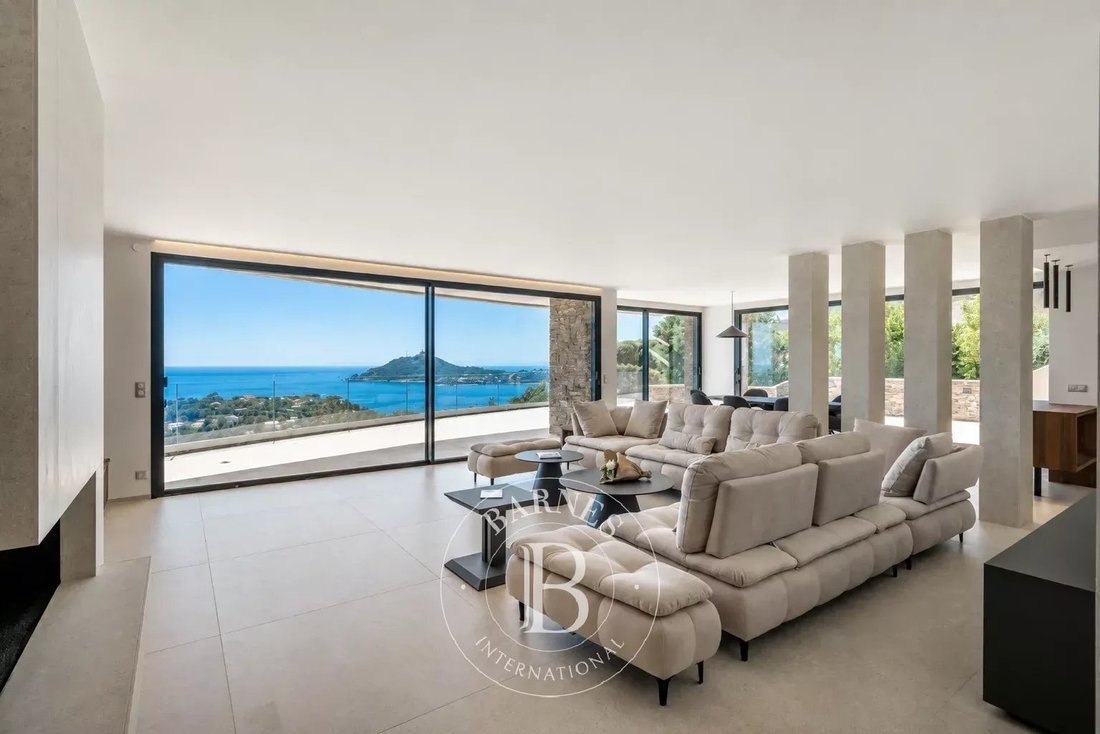 Villa in Le Dramont-Agay-Anthéor-Le Trayas, Saint-Raphaël, France 3 - 18054870