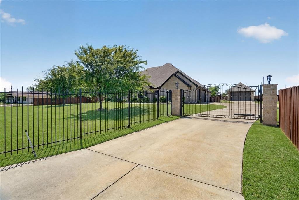 House in Azle, Texas, United States 3 - 18063518