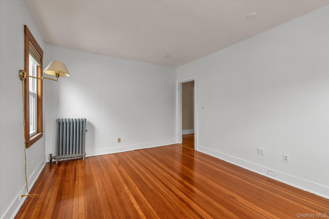 Lynbrook, New York, United States 2 - 18063876