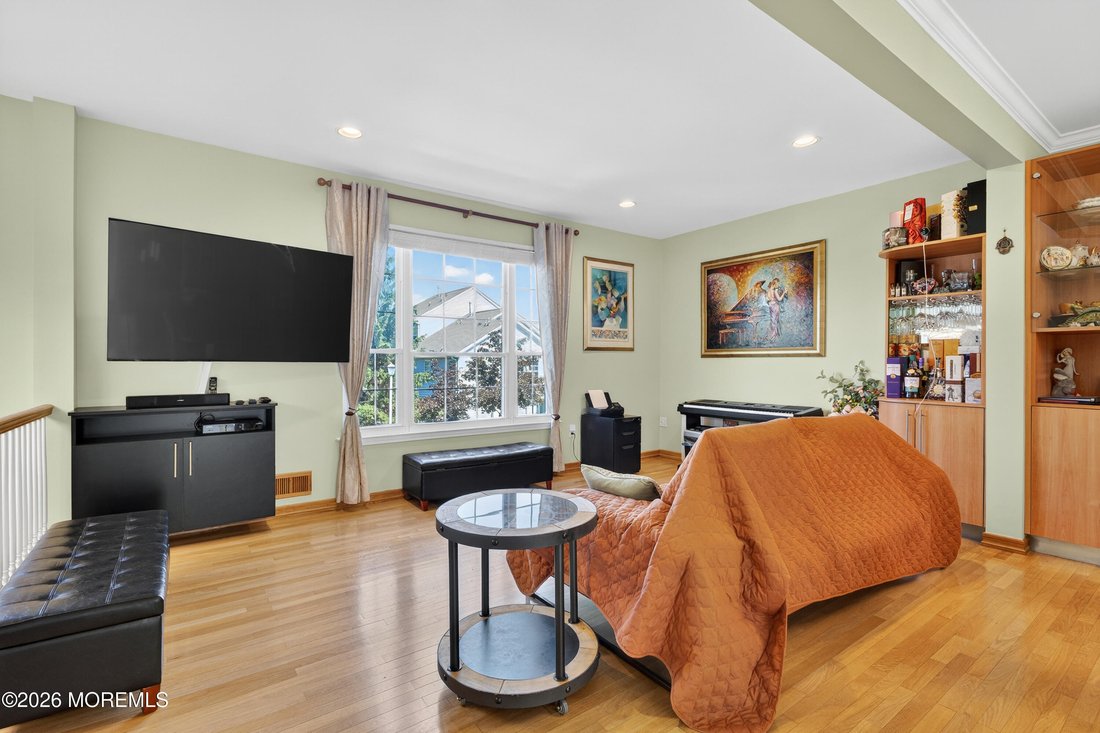 Condo in Marlboro Township, New Jersey, United States 3 - 17945492