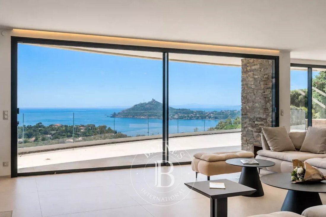 Villa in Le Dramont-Agay-Anthéor-Le Trayas, Saint-Raphaël, France 4 - 18054870