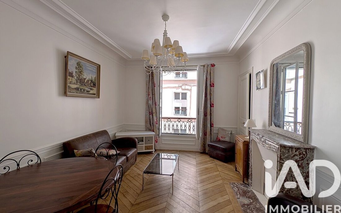 Apartment in Saint Vincent de Paul-Lariboisière, Paris 10e Arrondissement, Paris 1 - 18065315