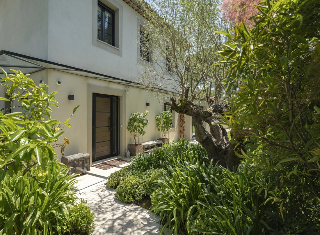Villa in Mougins, Provence-Alpes-Côte d'Azur, France 2 - 18063072
