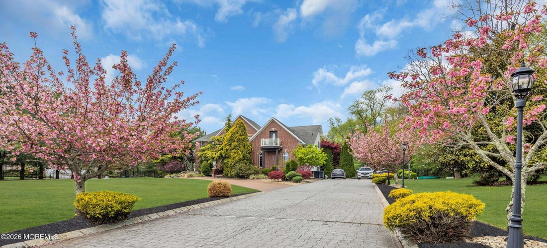 House in Manalapan Township, New Jersey, United States 2 - 17803574
