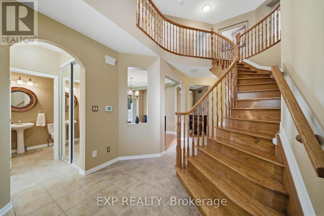 House in Ottawa, Ontario, Canada 2 - 18061277