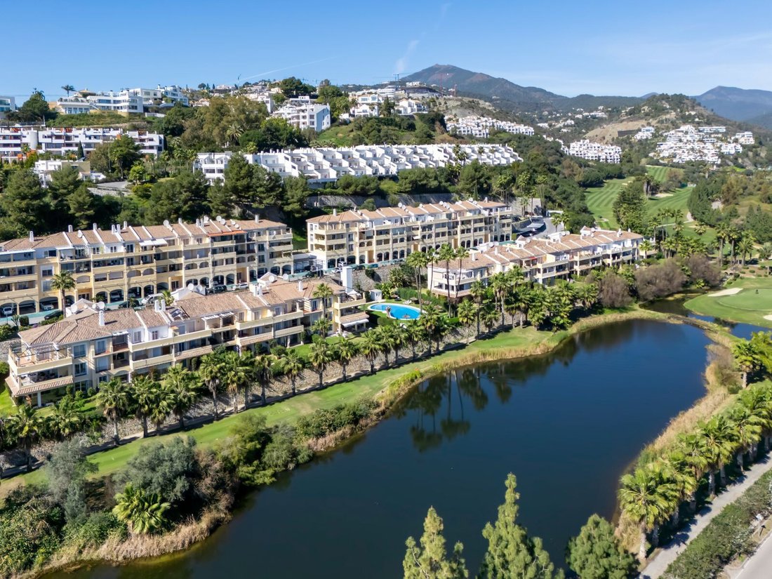 Apartment in La Quinta, Benahavis, Andalusia 1 - 18061235