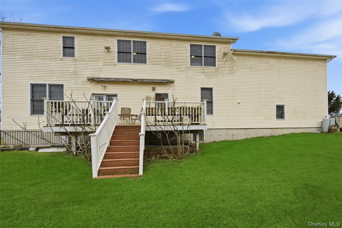 House in Lake Ronkonkoma, New York, United States 4 - 18062668