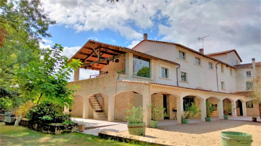 House in Vouthon, Nouvelle-Aquitaine, France 1 - 18063677