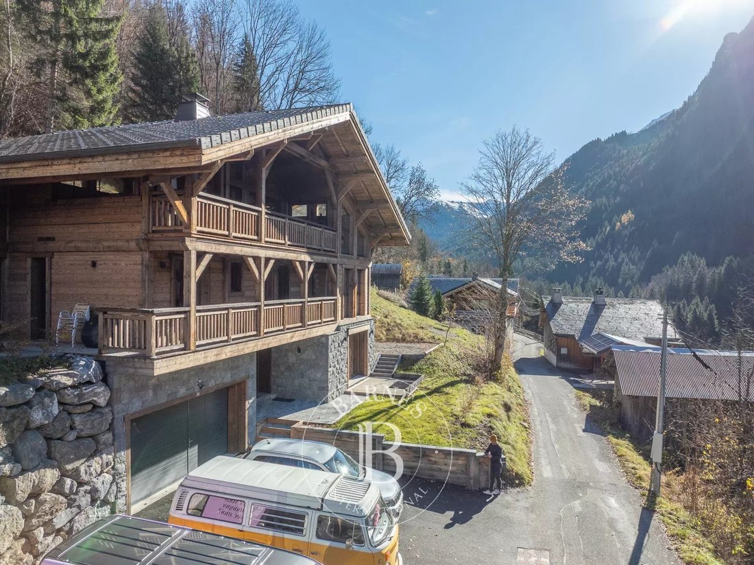 Chalet in Morzine, Auvergne-Rhône-Alpes, France 1 - 18063638