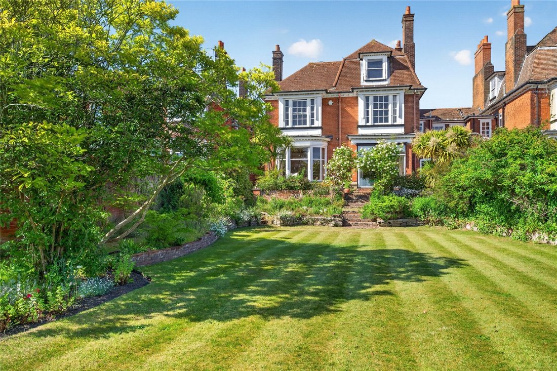 House in Ipswich, England 1 - 18064600