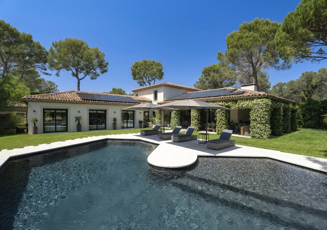 Villa in Mougins, Provence-Alpes-Côte d'Azur, France 1 - 18063072