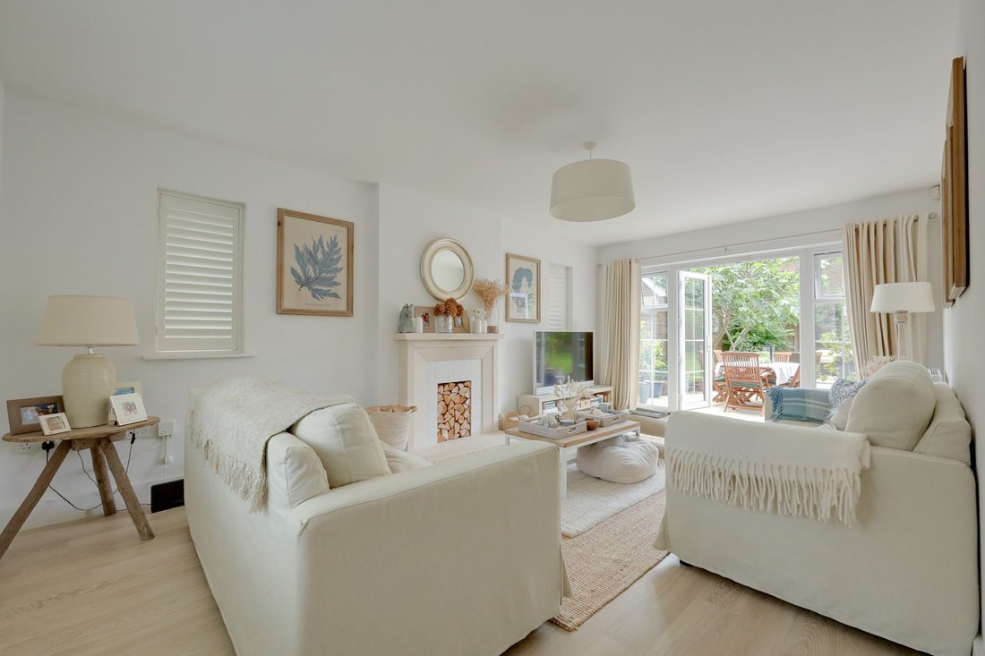 House in Burgess Hill, England 3 - 18061133