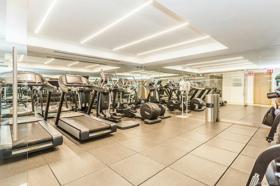Condo in New York, New York, United States 3 - 18063826