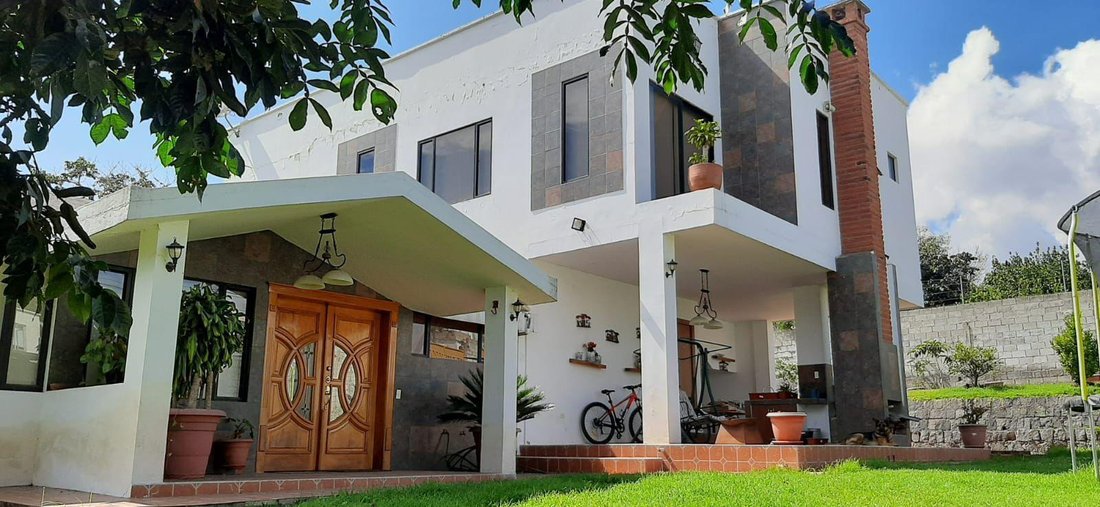 House in Quito, Pichincha, Ecuador 2 - 18063631