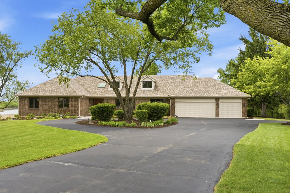 House in Barrington Hills, Illinois, United States 2 - 18063478