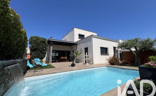 House in Peripherie, Serignan, France 1