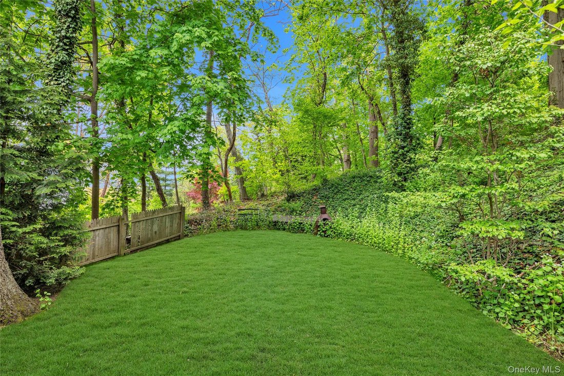 House in Sea Cliff, New York, United States 3 - 17820414