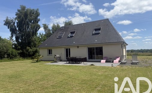 House in Gonneville-sur-Honfleur, Normandy, France 1