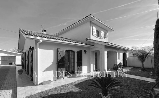 House in Birambits, Begles, France 1