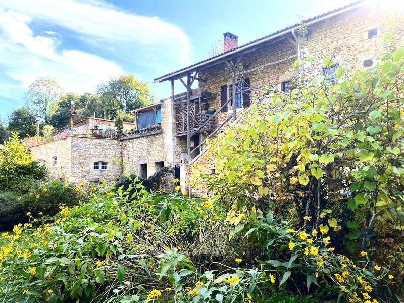 House in Chasseneuil-sur-Bonnieure, Nouvelle-Aquitaine, France 3 - 18063379