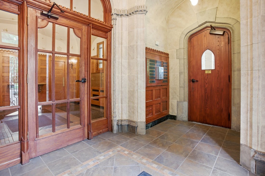 Condo in Chicago, Illinois, United States 4 - 18063486