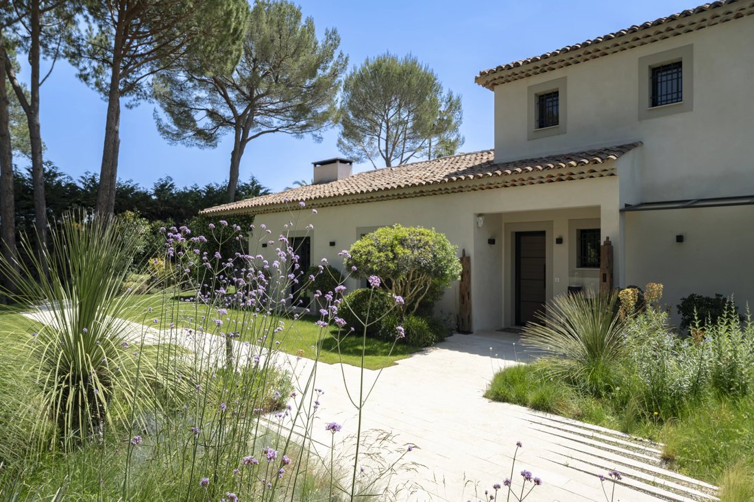 Villa in Mougins, Provence-Alpes-Côte d'Azur, France 3 - 18063072