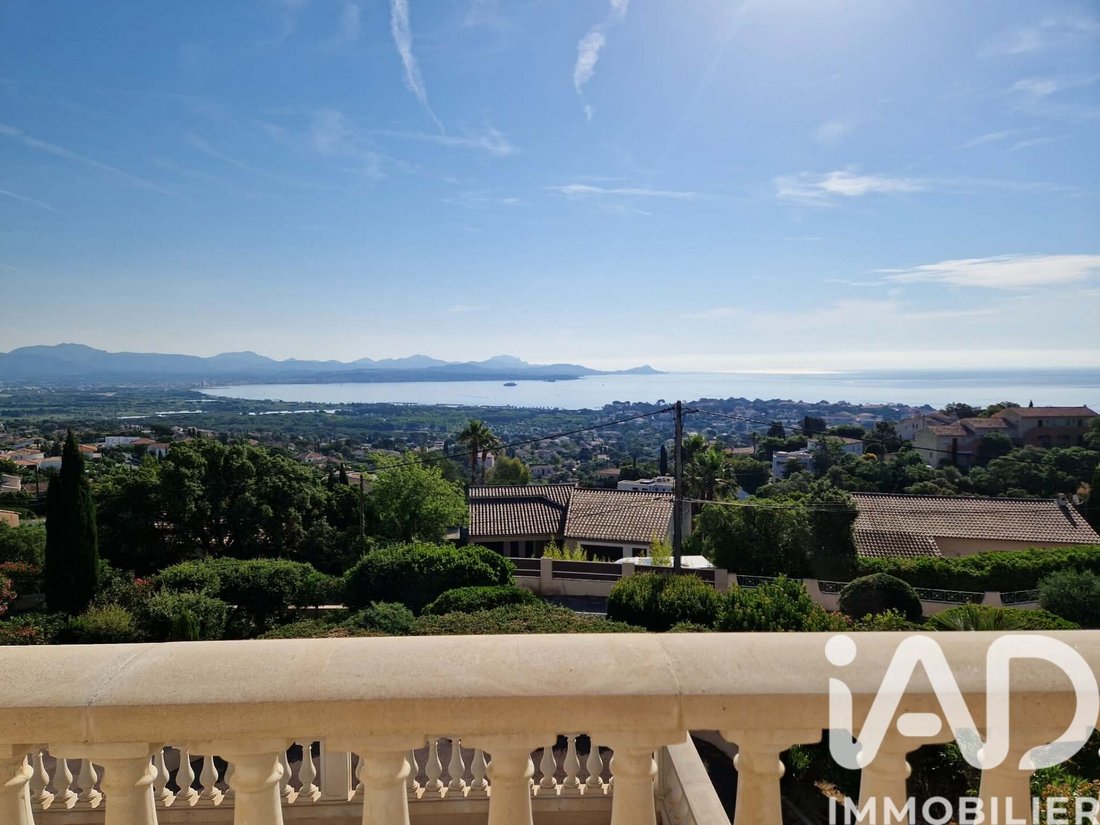 House in Frejus, Provence-Alpes-Côte d'Azur, France 2 - 18035485