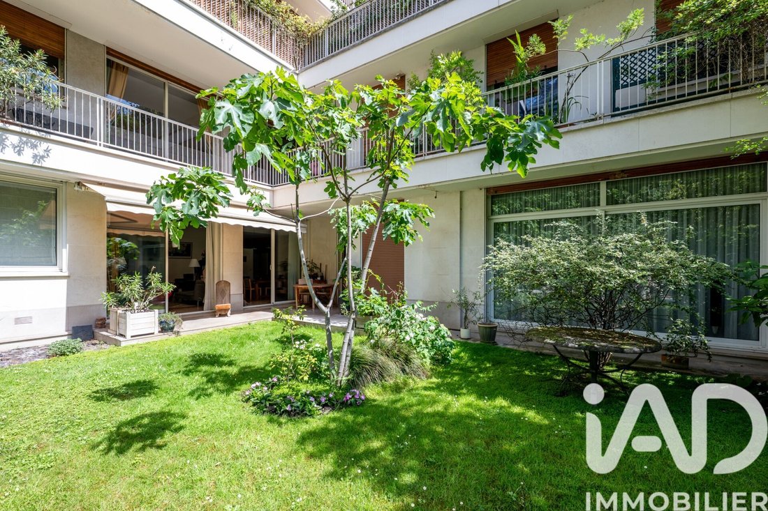 Apartment in Saint Thomas d'Aquin, Paris 7e Arrondissement, Paris 2 - 18065080