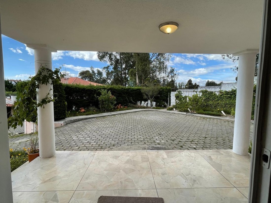 House in Quito, Pichincha, Ecuador 2 - 18063626