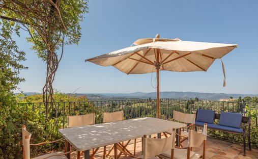Châteauneuf-Grasse, Provence-Alpes-Côte d'Azur, France 1