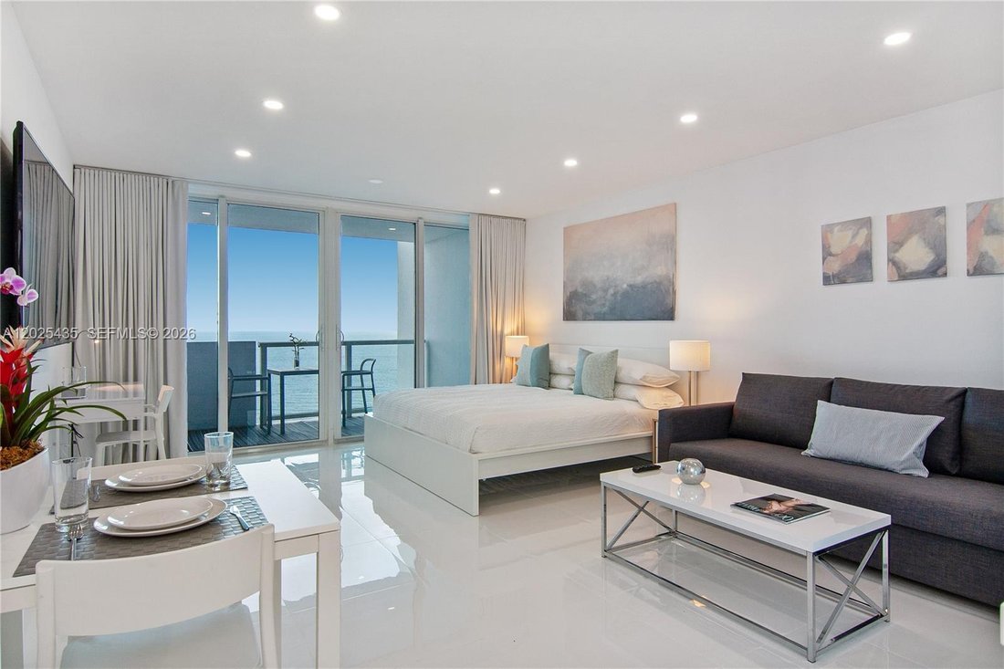 Condo in Miami Beach, Florida, United States 1 - 18062783