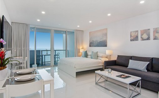 Condo in Miami Beach, Florida, United States 1