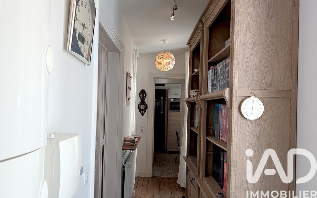 Apartment in Saint Vincent de Paul-Lariboisière, Paris 10e Arrondissement, Paris 2 - 18065315