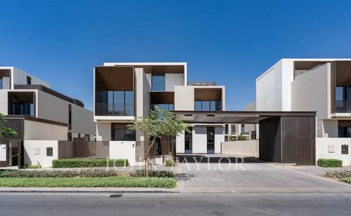 Villa in Hadaeq Sheikh Mohammed Bin Rashid, Dubai, United Arab Emirates 1