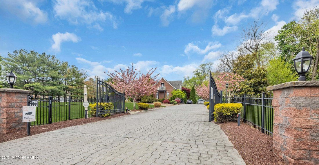 House in Manalapan Township, New Jersey, United States 3 - 17803574