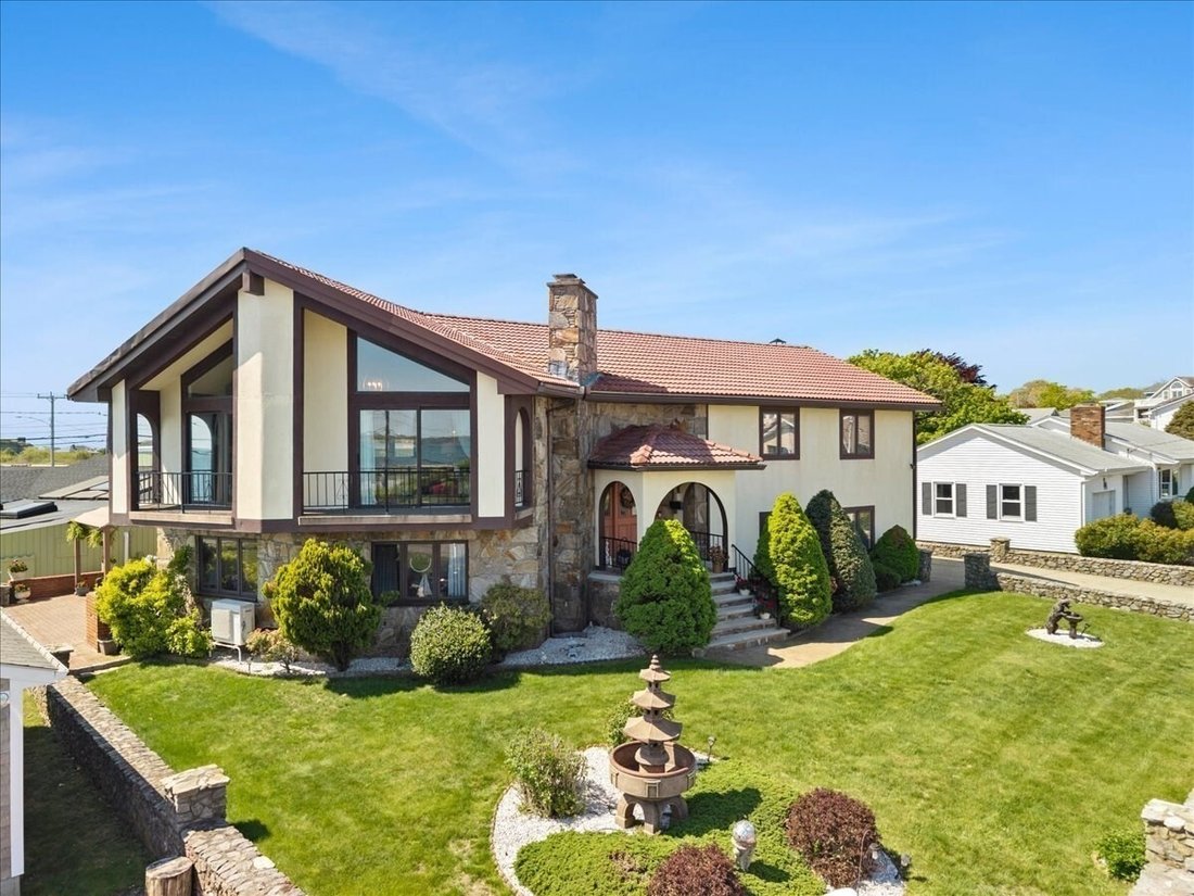 House in New Bedford, Massachusetts, United States 2 - 18062519