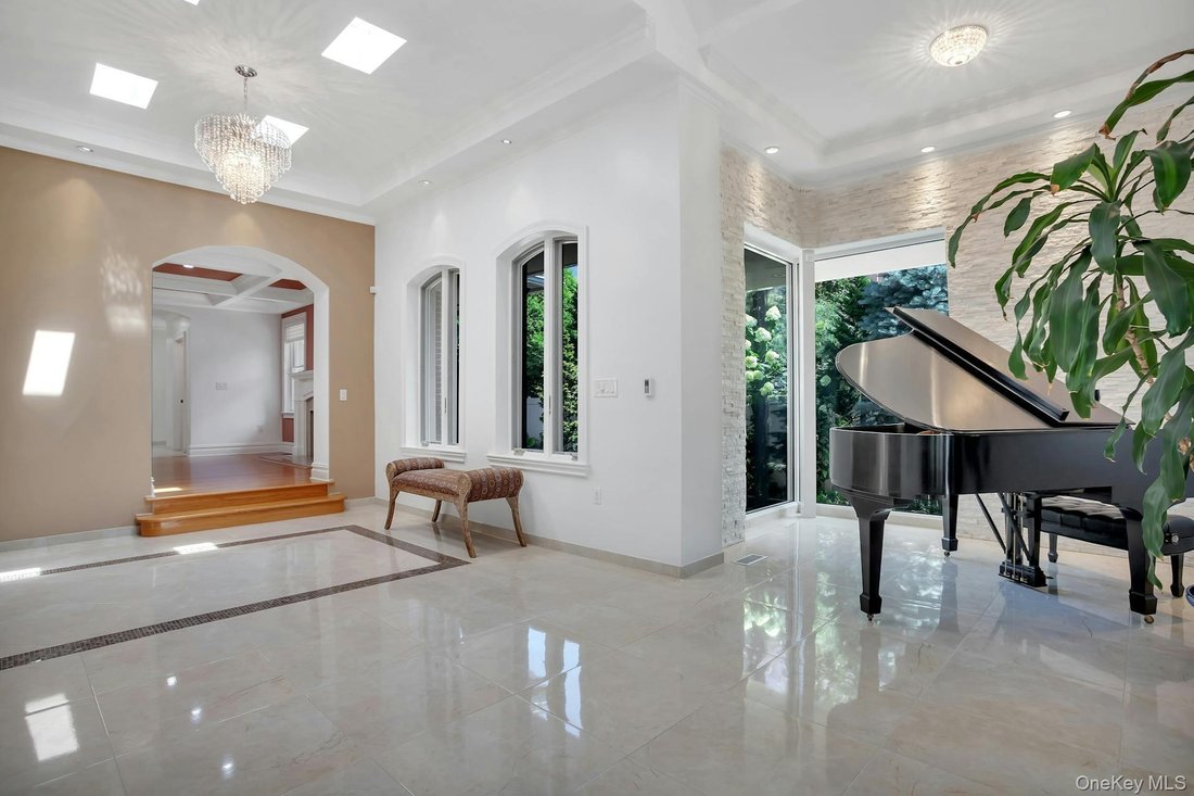 House in New York, New York, United States 4 - 17023312